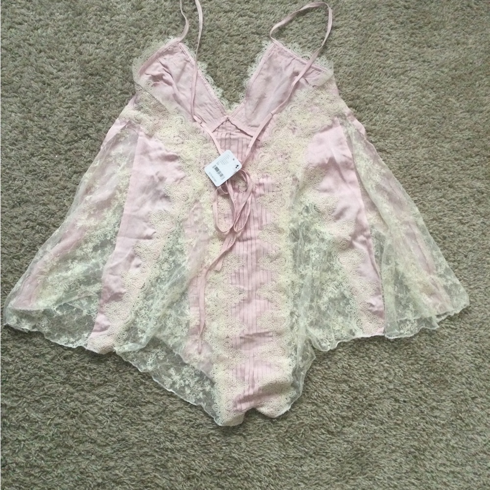 🔥🔥HOST PIC🔥🔥 You’re An Angel Romper - Picture 15 of 16
